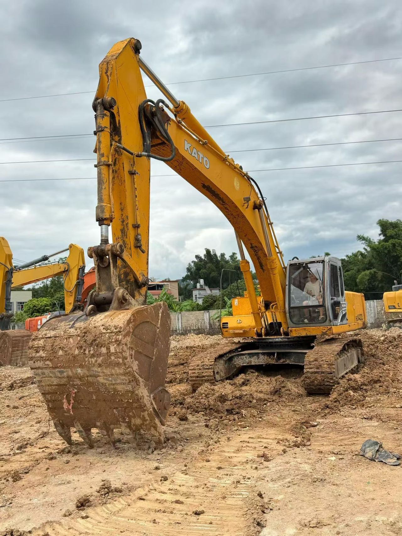 Buy Kato 430R Used Excavator / 2