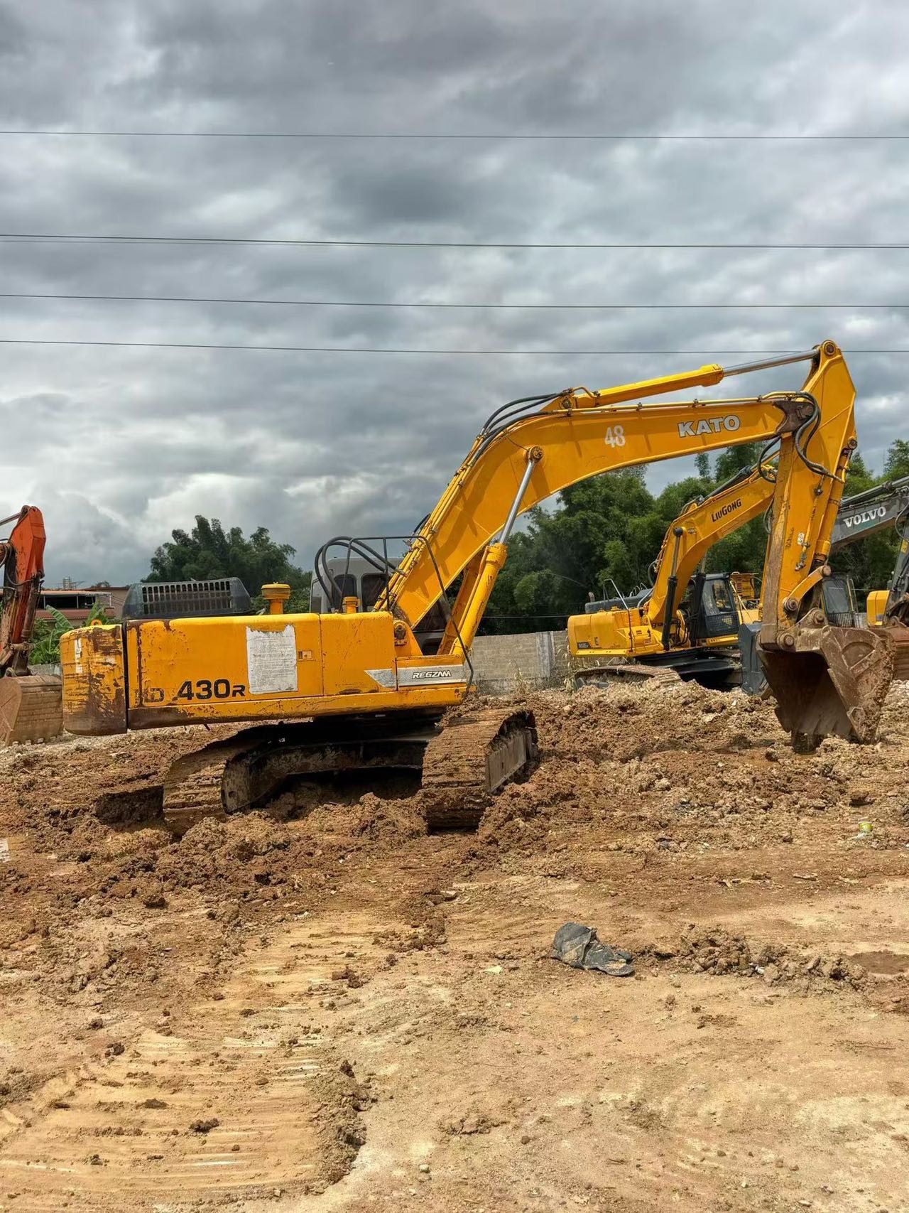 Buy Kato 430R Used Excavator / 9