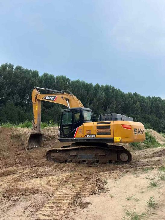 Buy Sany SY245H Used Excavator / 1
