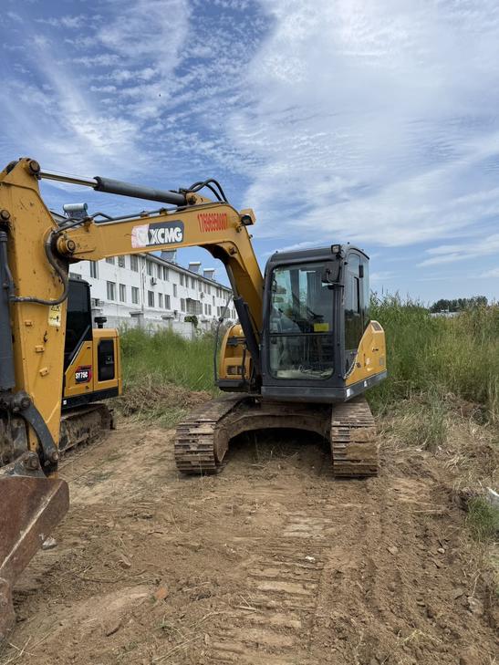 Buy XCMG XE75DA PLUS Used Excavator / 1