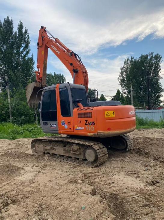 Buy Hitachi 110 Used Excavator / 1