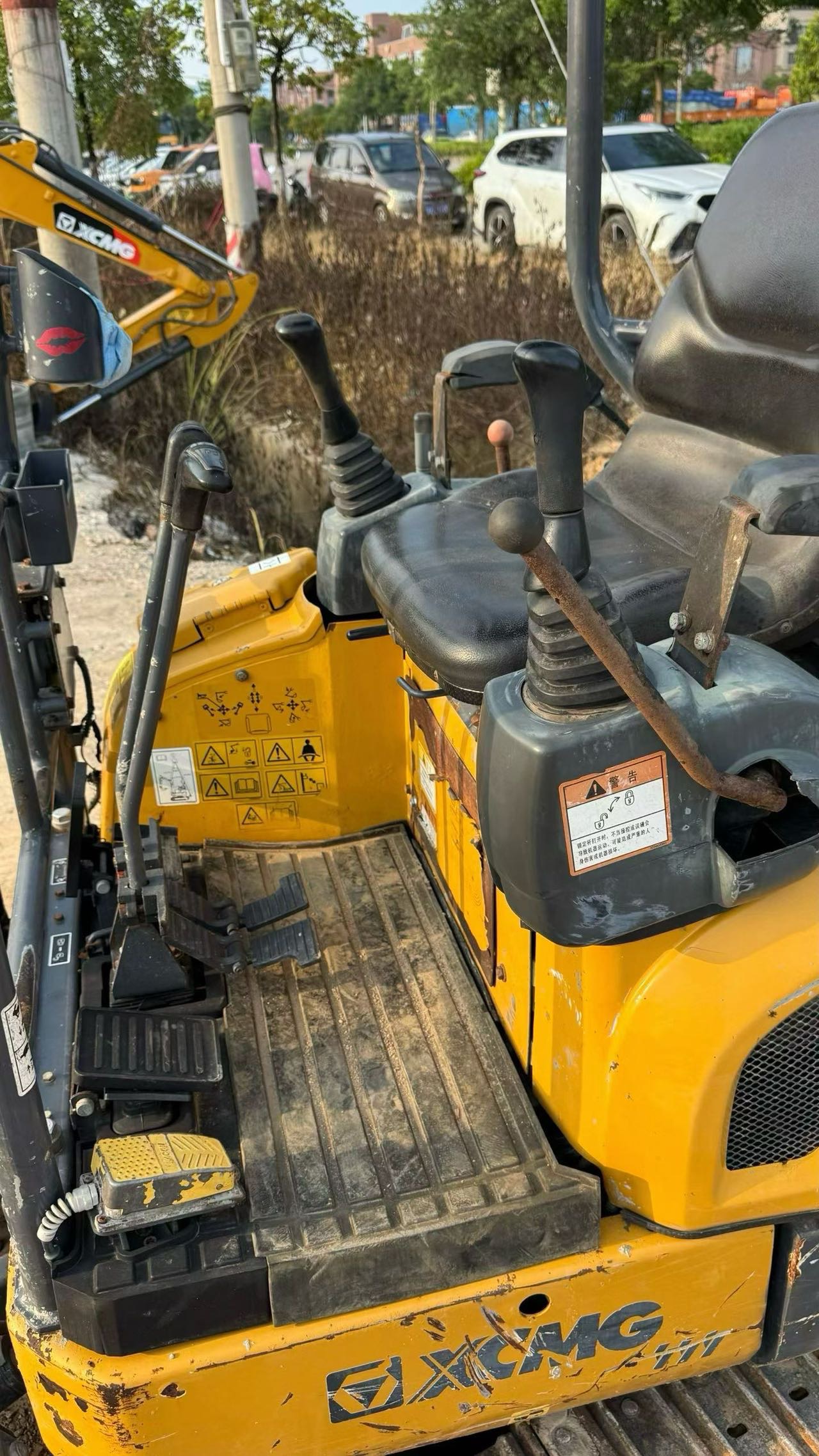Buy XCMG XE15U Used Excavator / 3