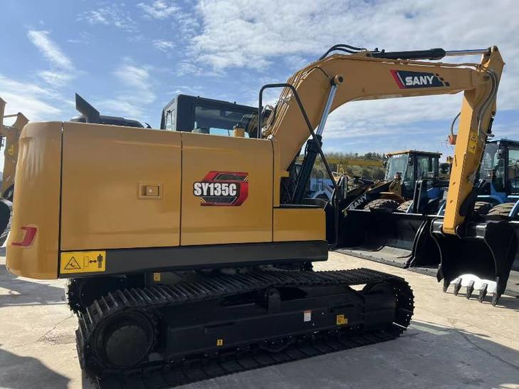Buy Sany C135-10 Used Excavator / 1