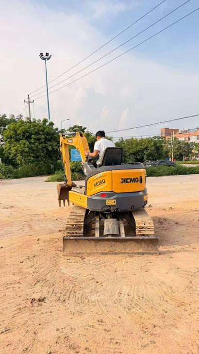 Buy XCMG 6T Used Excavator / 1
