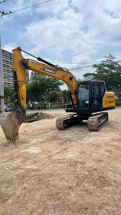 Buy Sany C135-10 Used Excavator / 1
