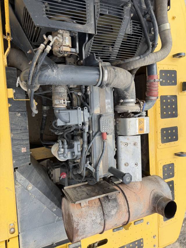 Buy Komatsu PC360-8M0 Used Excavator / 3