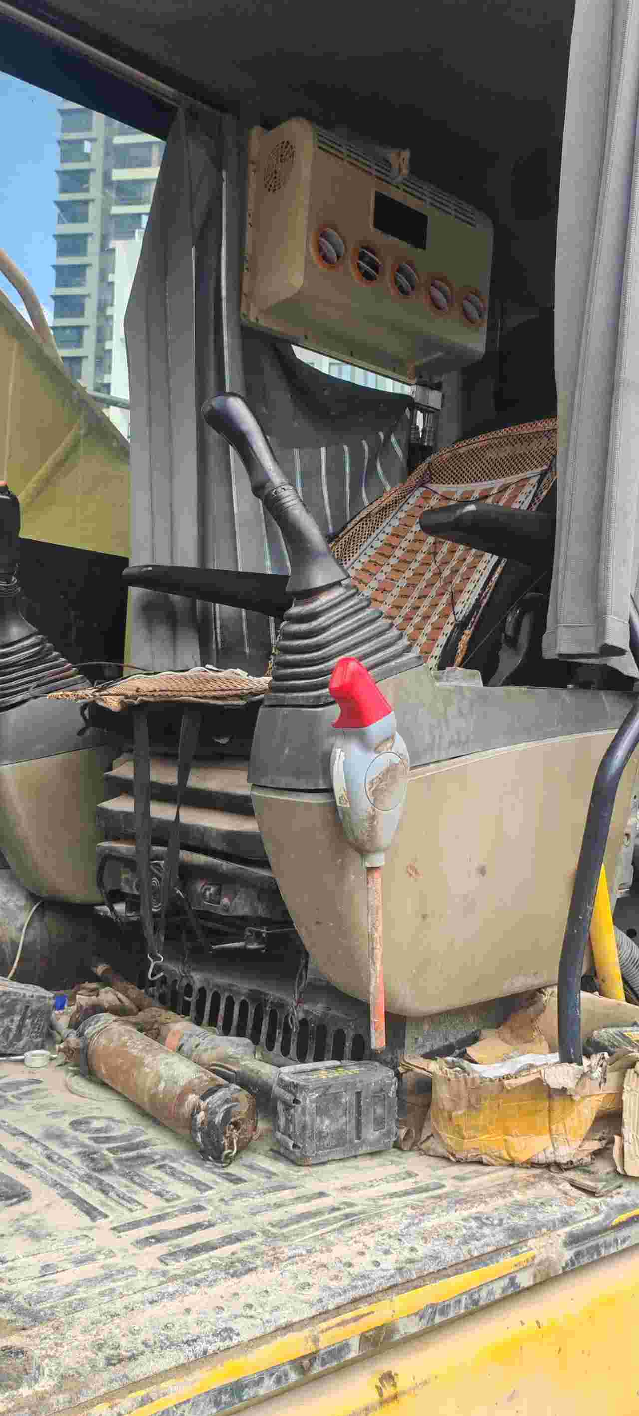 Buy Komatsu PC200-8N1 Used Excavator / 5