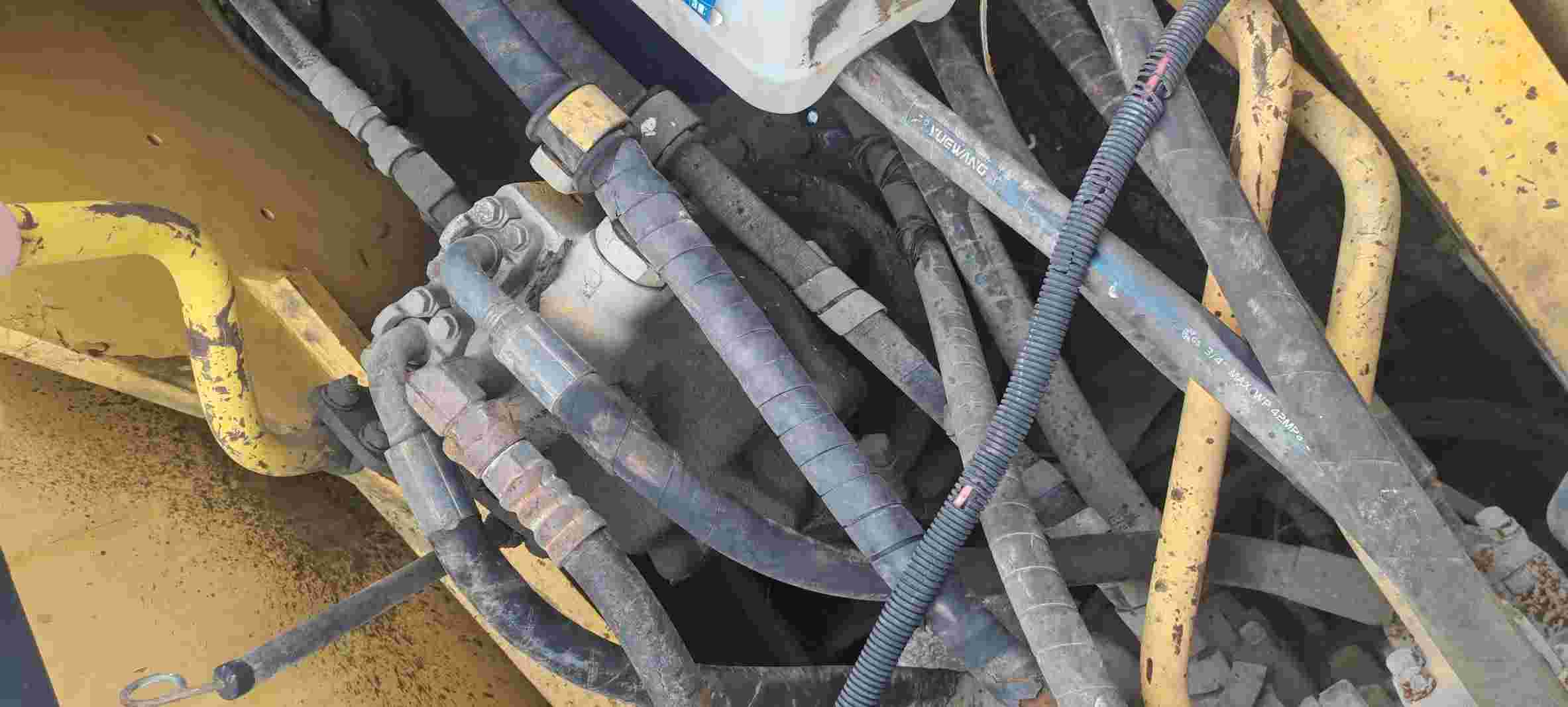 Buy Komatsu PC200-8N1 Used Excavator / 6