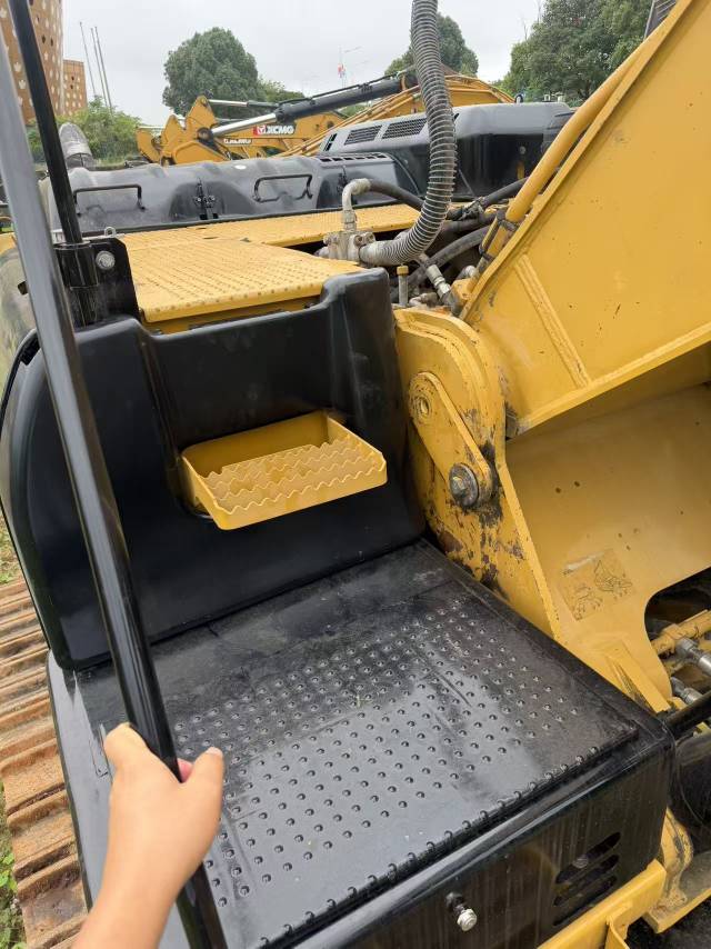Buy Caterpillar 340D Used Excavator / 5