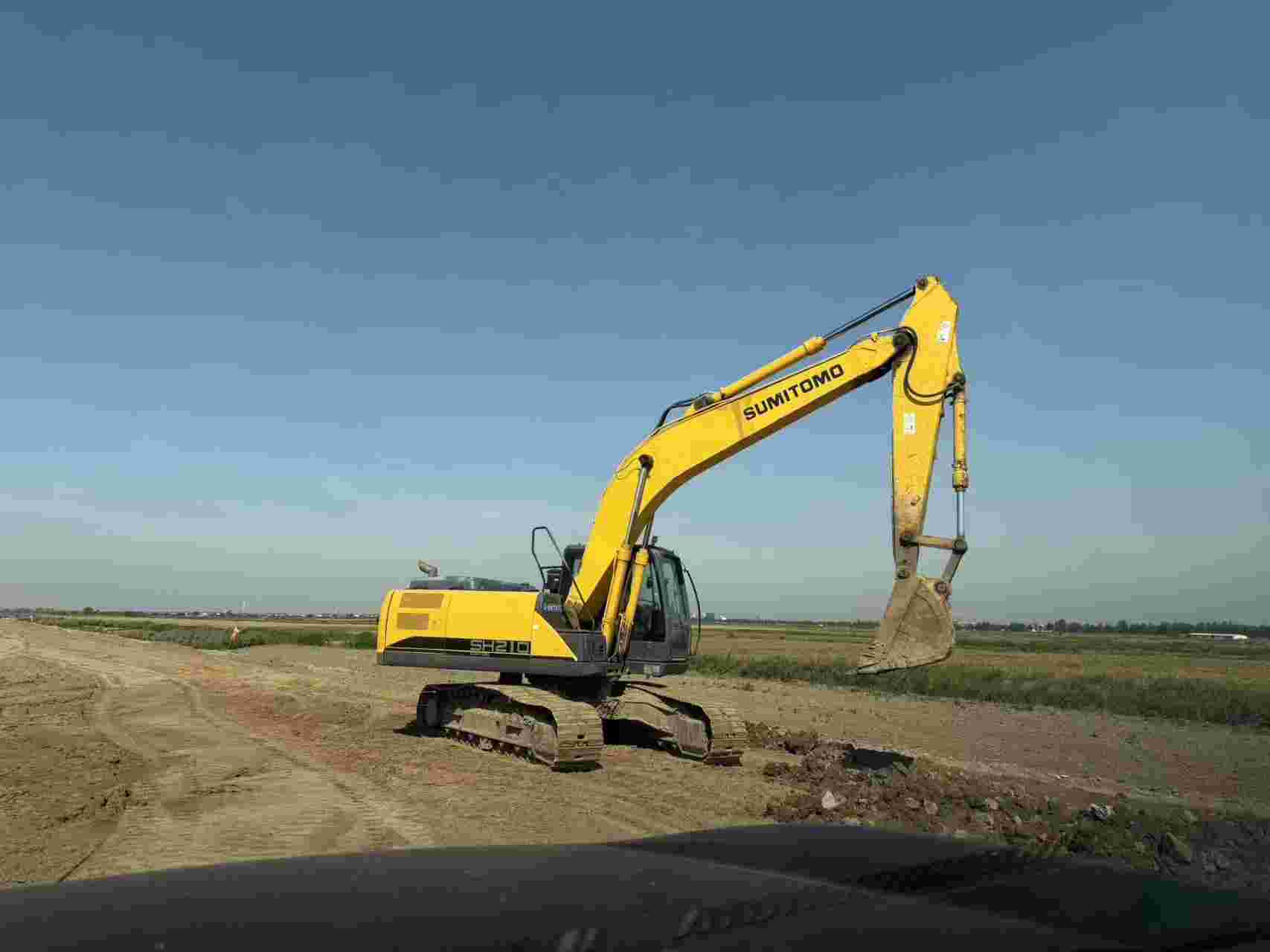 Buy Sumitomo 210A5 Used Excavator / 2
