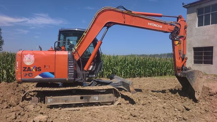 Buy Hitachi ZX70-5A Used Excavator / 1