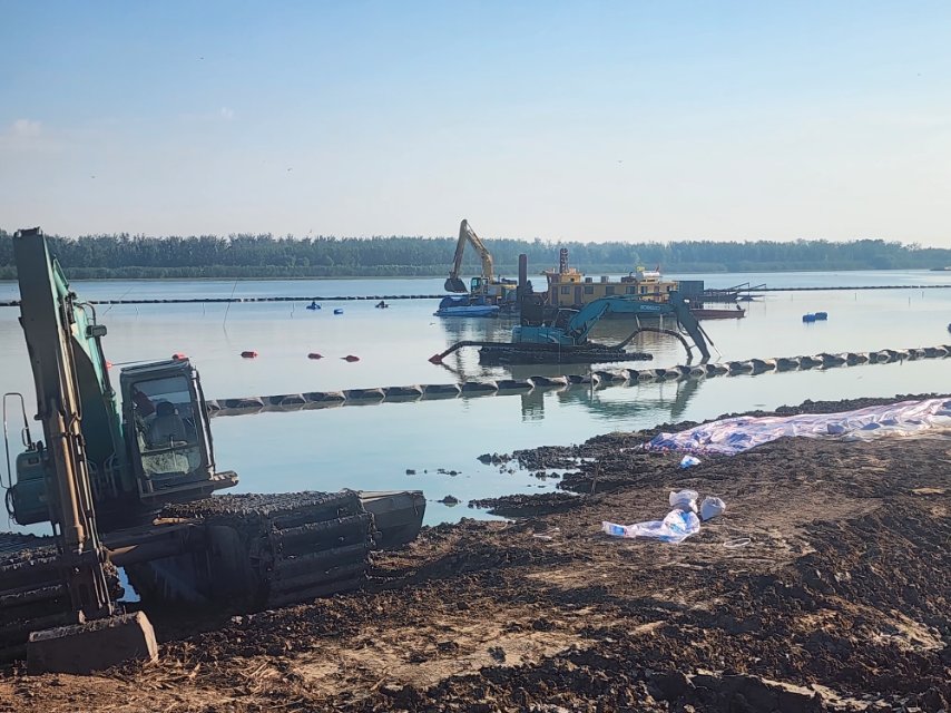 Buy Kobelco 200-8 Used Excavator / 5