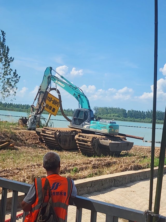Buy Kobelco 200-8 Used Excavator / 2