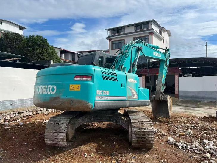 Buy Kobelco SK130 Used Excavator / 1
