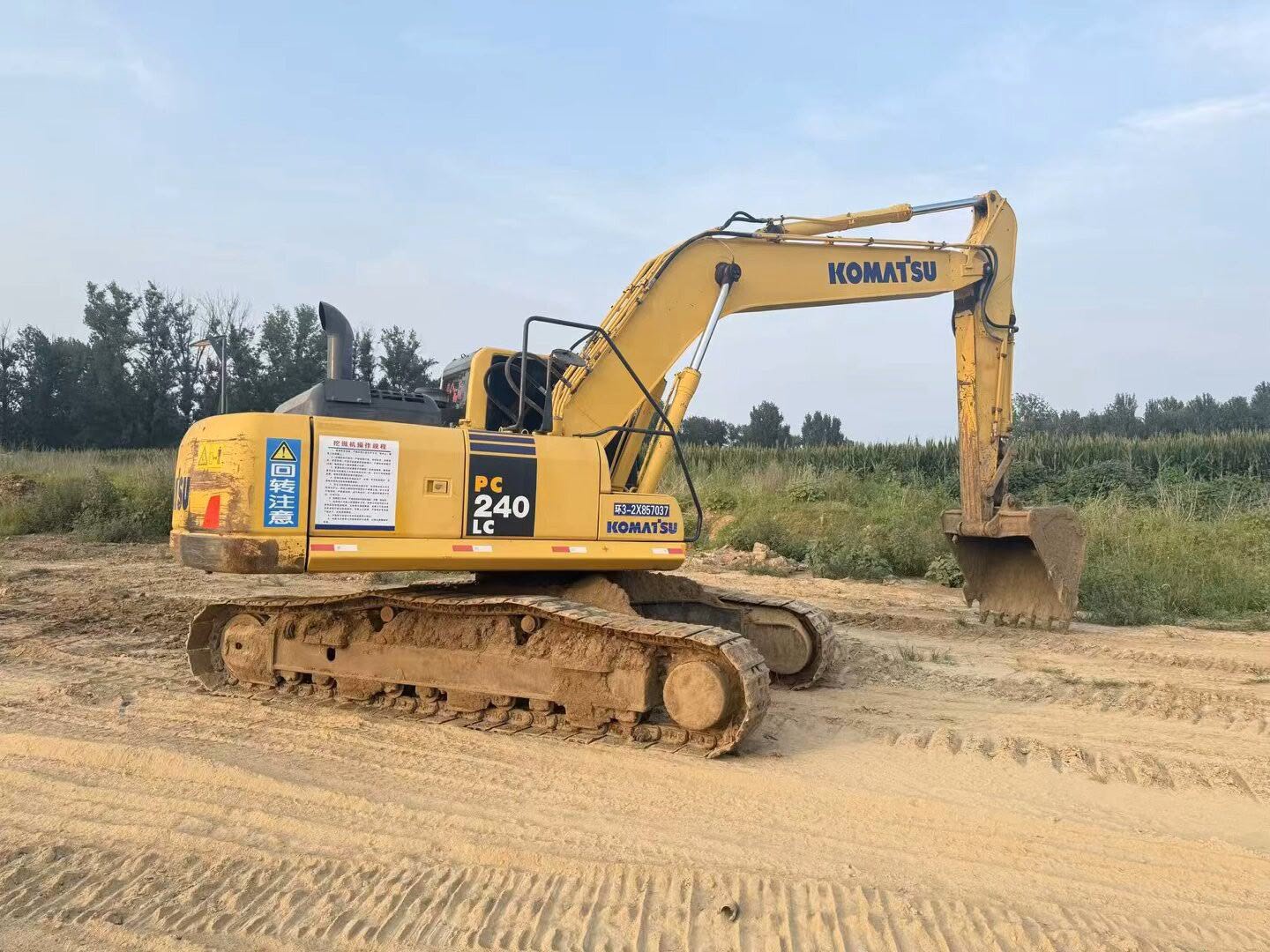 Buy Komatsu PC240-8 Used Excavator / 2