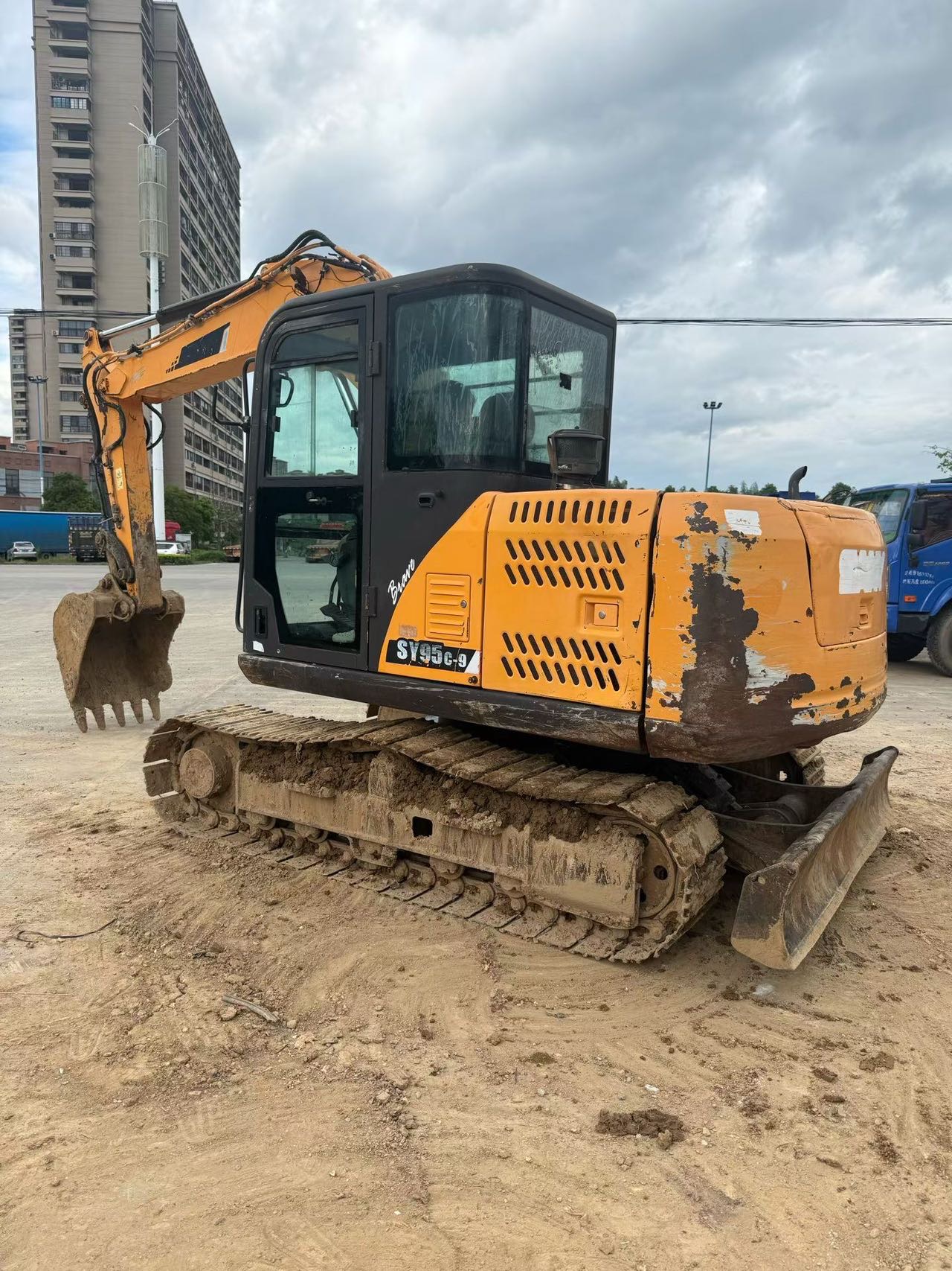 Buy Sany SY95C Used Excavator / 2