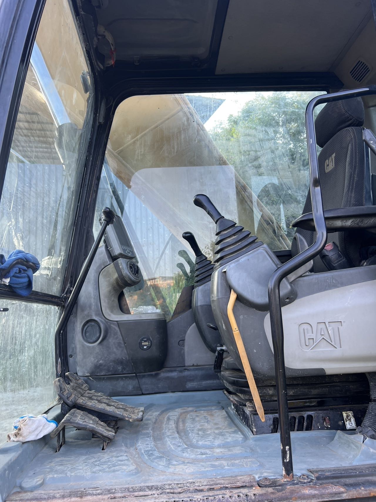 Buy Caterpillar 320C Used Excavator / 8