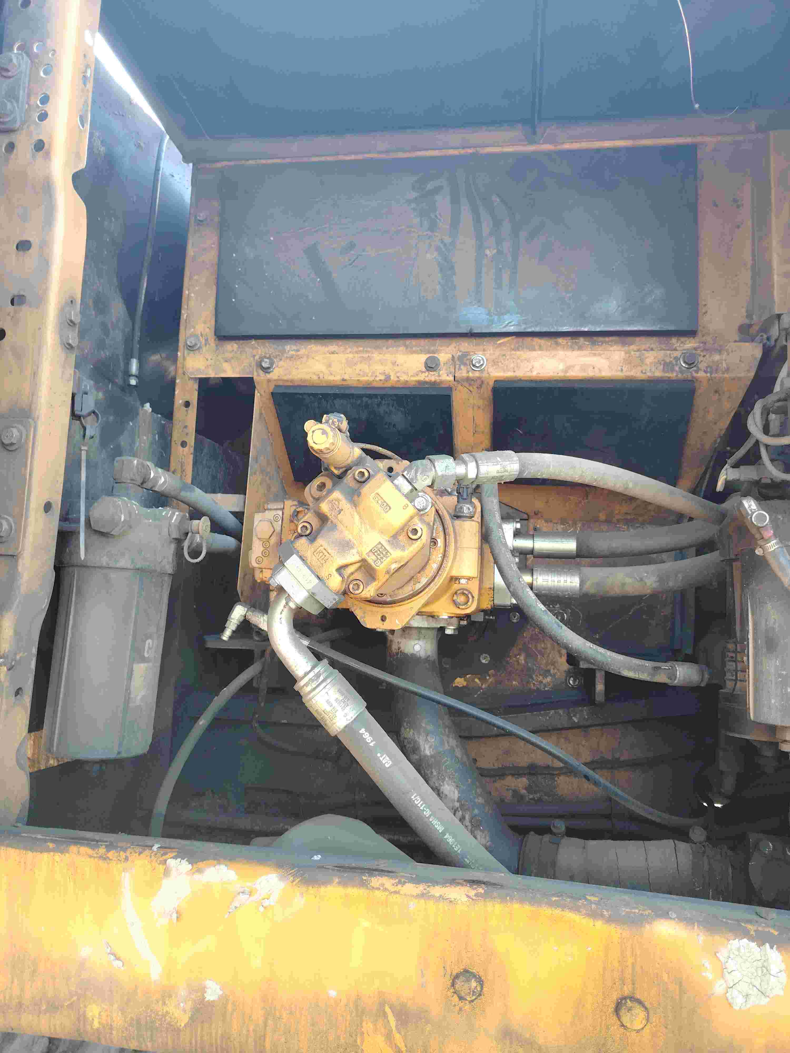 Buy Caterpillar 345D Used Excavator / 5