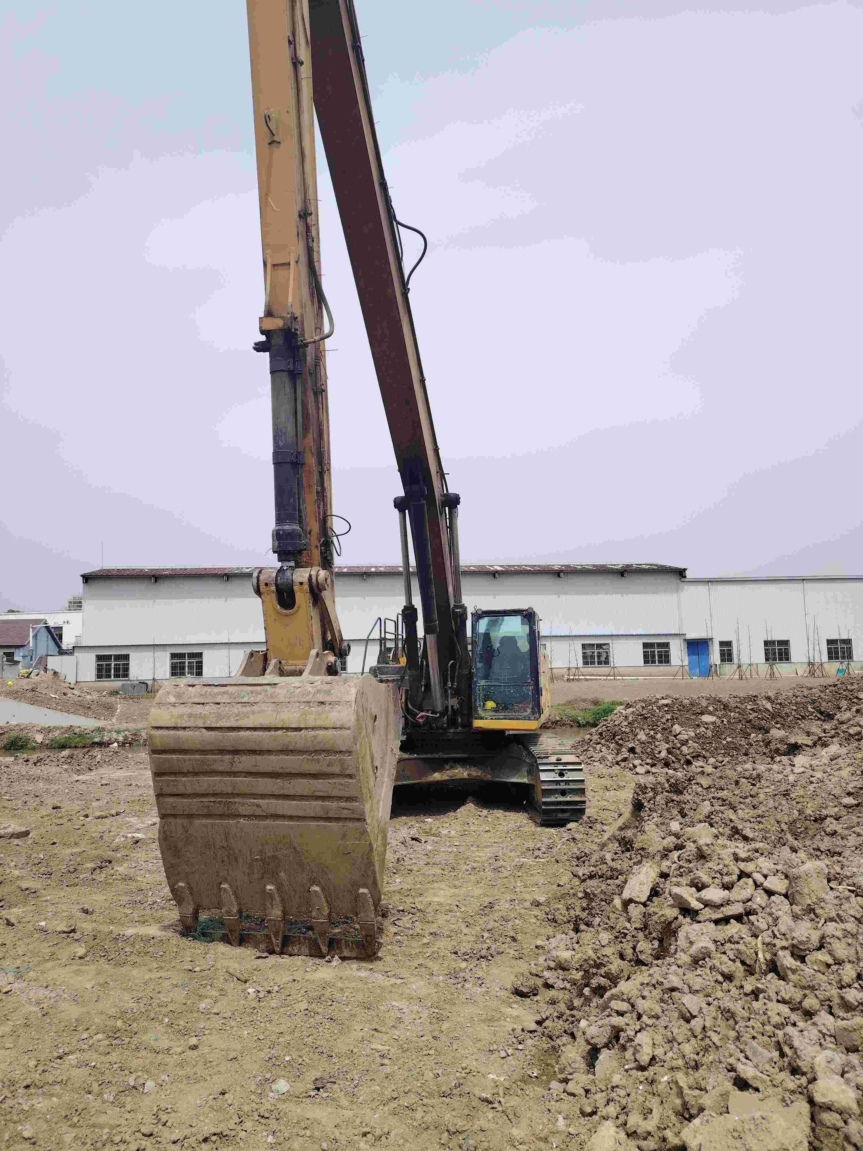 Buy Caterpillar 345D Used Excavator / 10