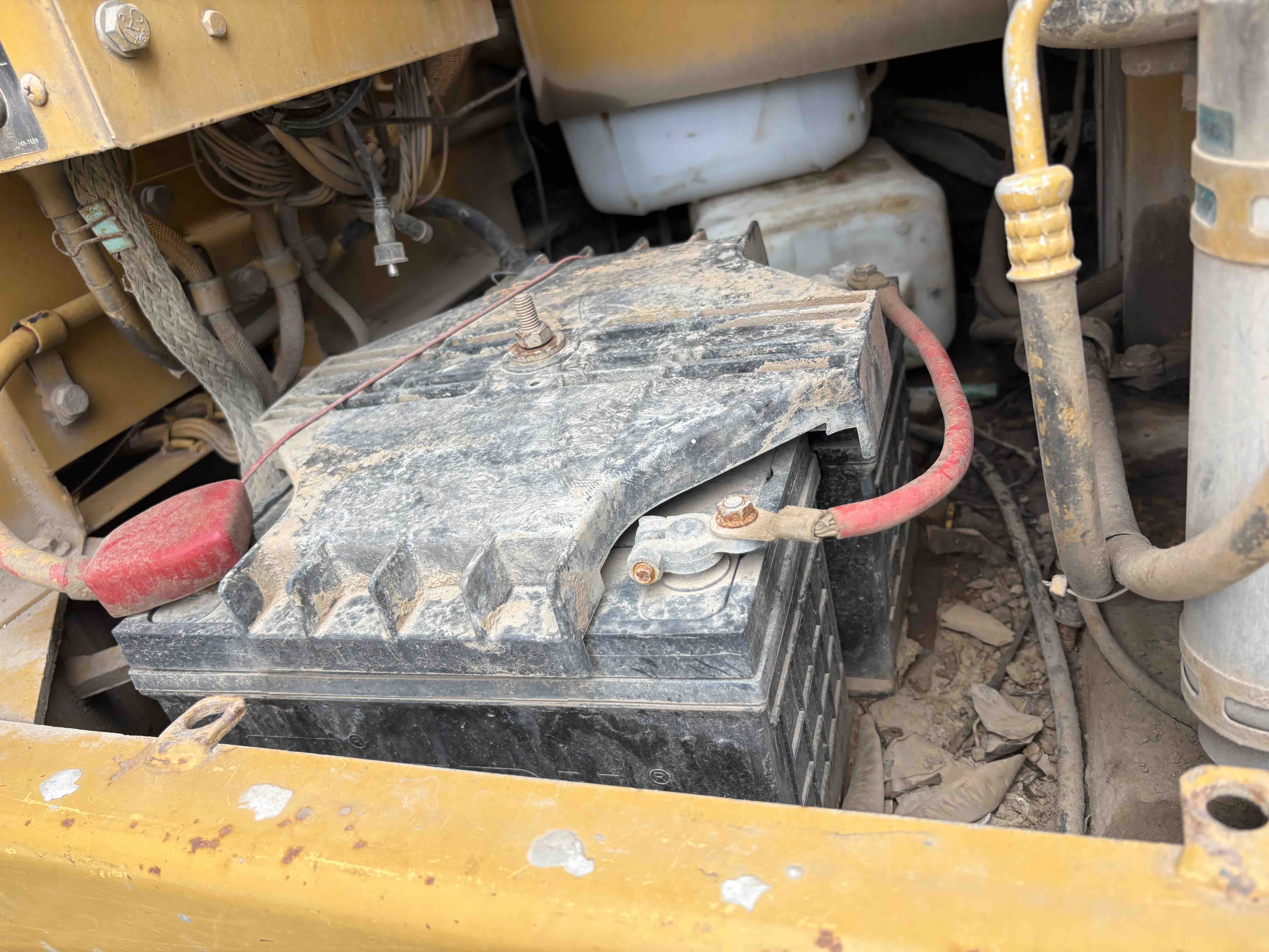 Buy Caterpillar 320C Used Excavator / 11