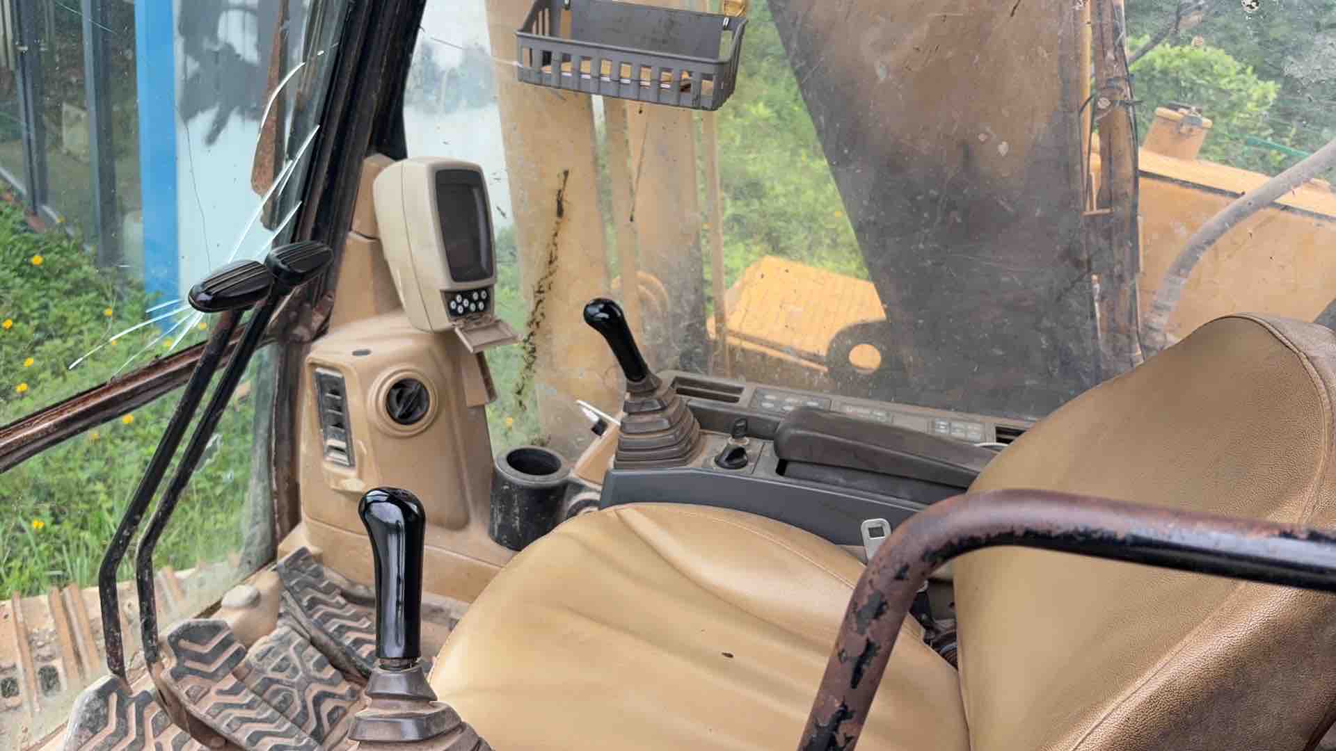 Buy Caterpillar 320C Used Excavator / 12