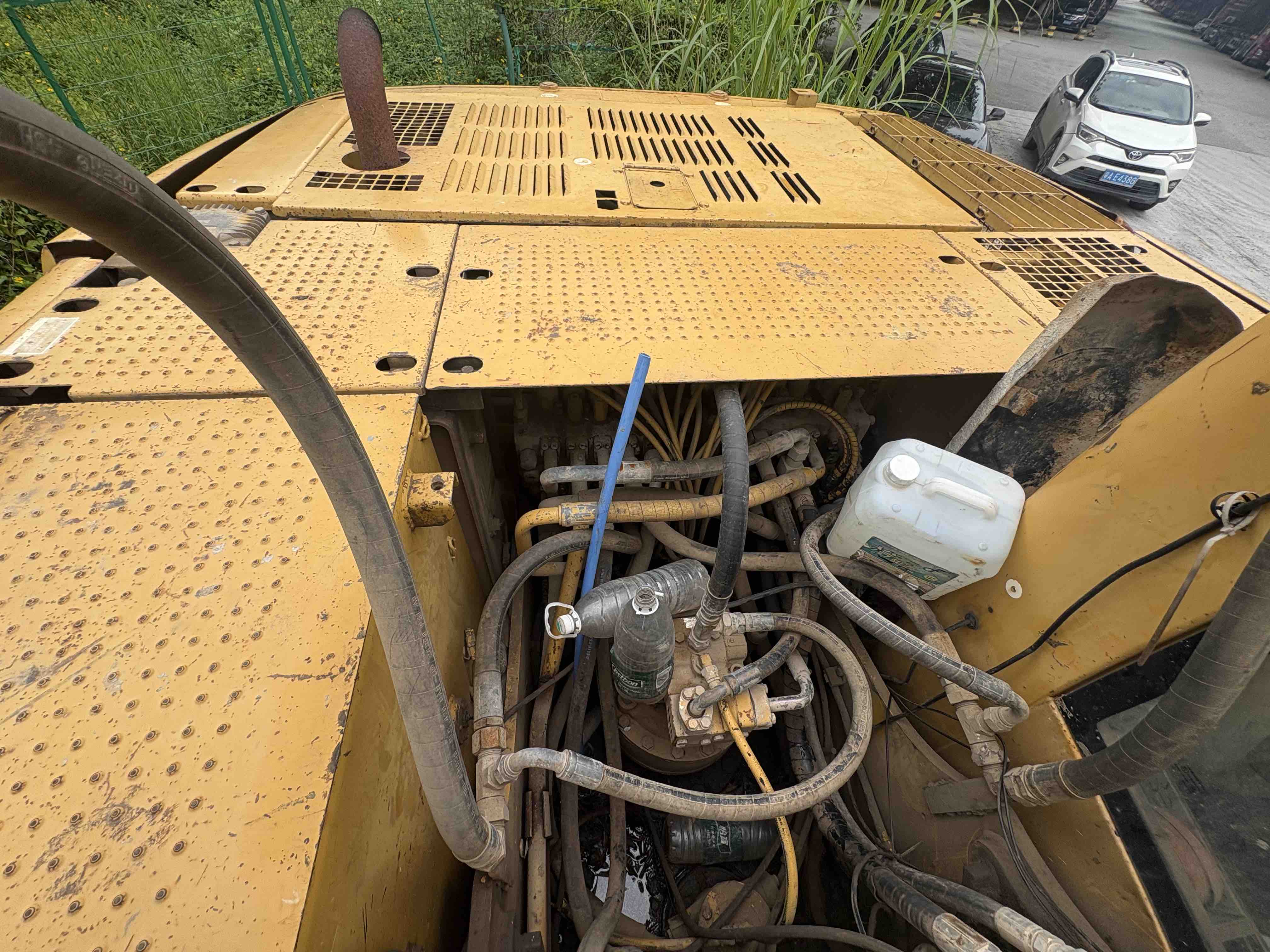 Buy Caterpillar 320C Used Excavator / 9