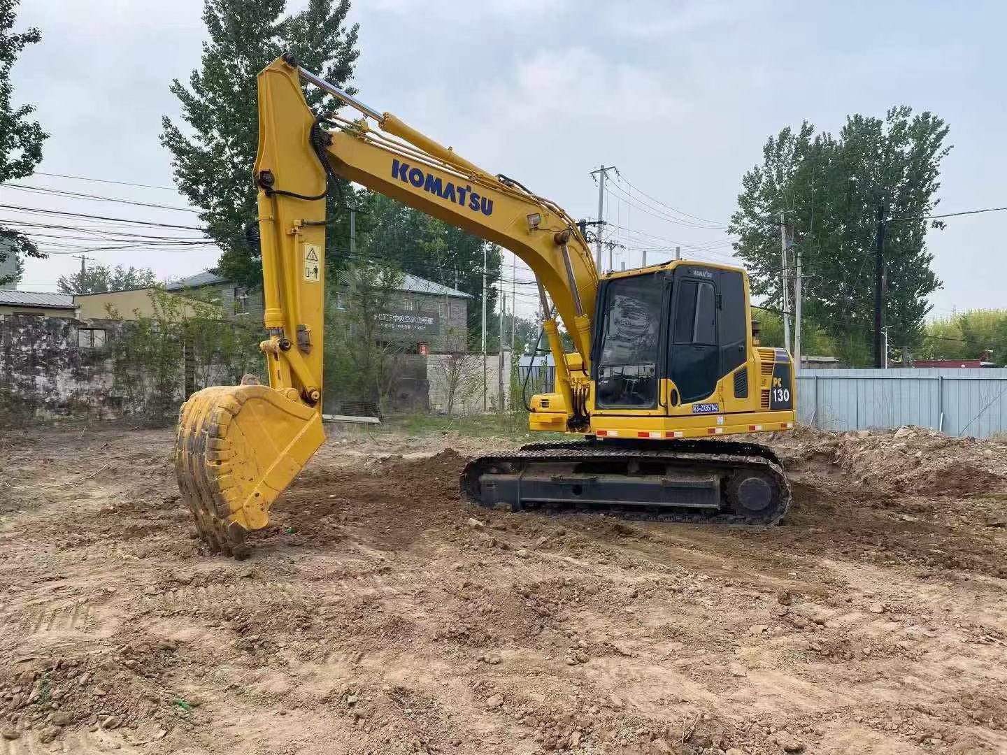 Buy Komatsu PC130-7 Used Excavator / 4
