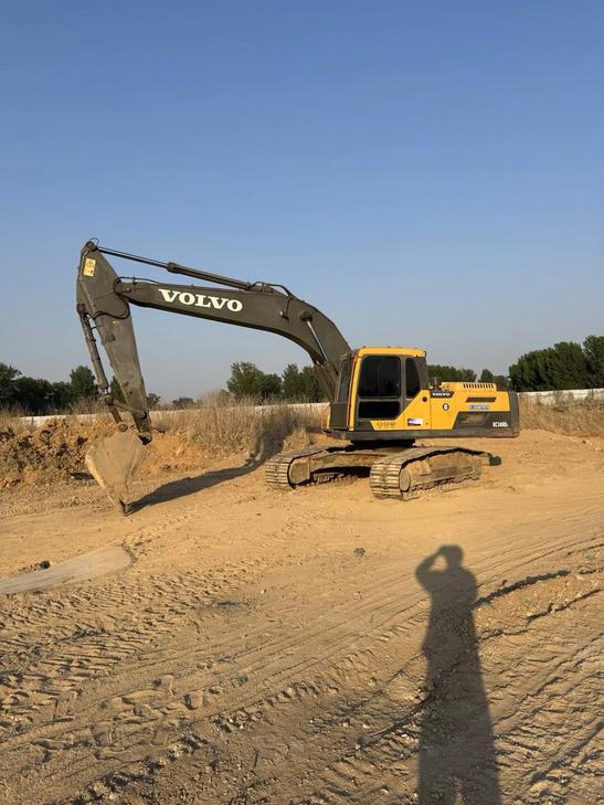 Buy Volvo 240BLC Used Excavator / 1