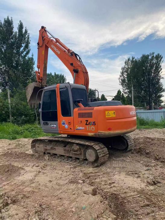 Buy Hitachi 110 Used Excavator / 1