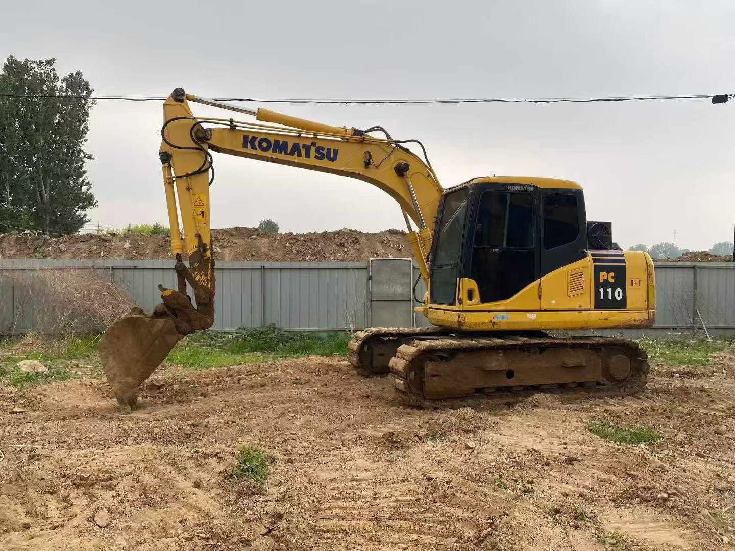 Buy Komatsu PC110-7 Used Excavator / 3