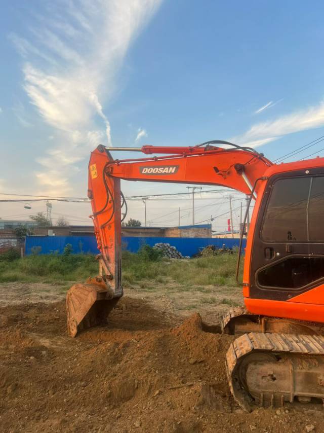 Buy Doosan DH150-7 Used Excavator / 3