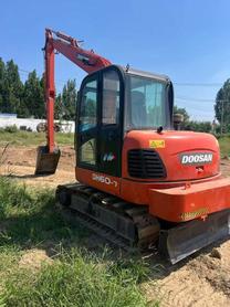 Buy Doosan DH60-7 Used Excavator / 2 Buy Doosan DH60-7 Used Excavator / 2