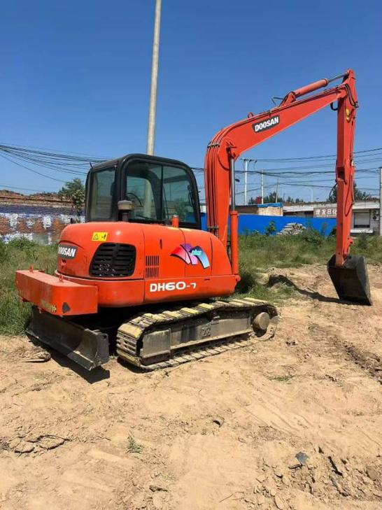 Buy Doosan DH60-7 Used Excavator / 1