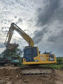 Buy Komatsu PC200-8N1 Used Excavator / 2 Buy Komatsu PC200-8N1 Used Excavator / 2