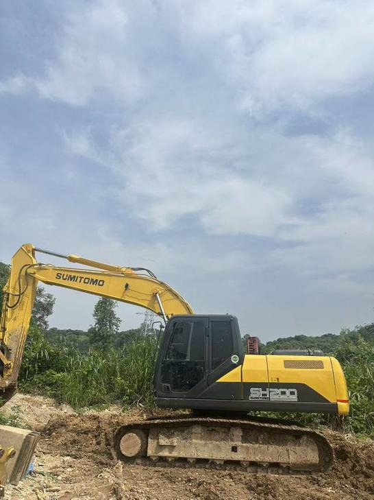 Buy Sumitomo 200A5 Used Excavator / 1