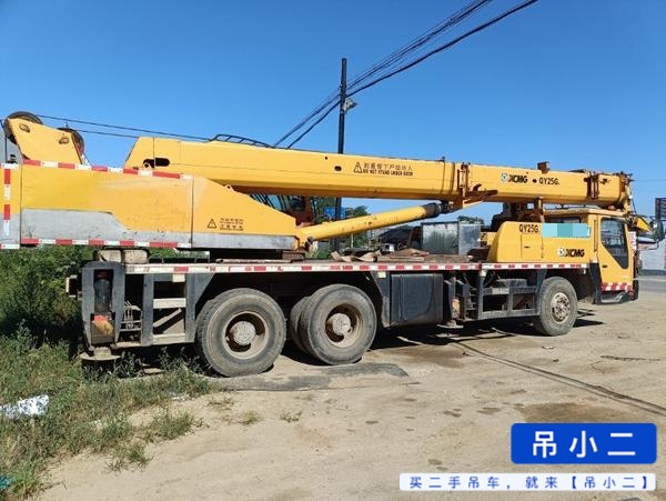 Buy XCMG QY20G Used Crane / 3