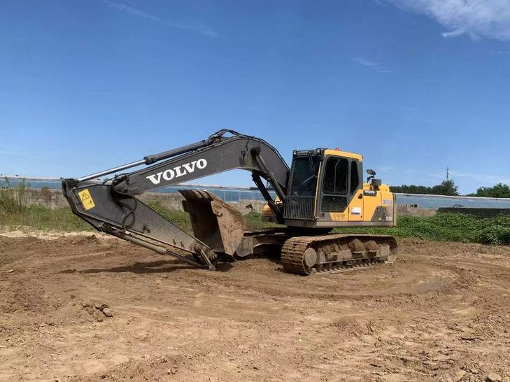 Buy Volvo 70 Used Excavator / 1