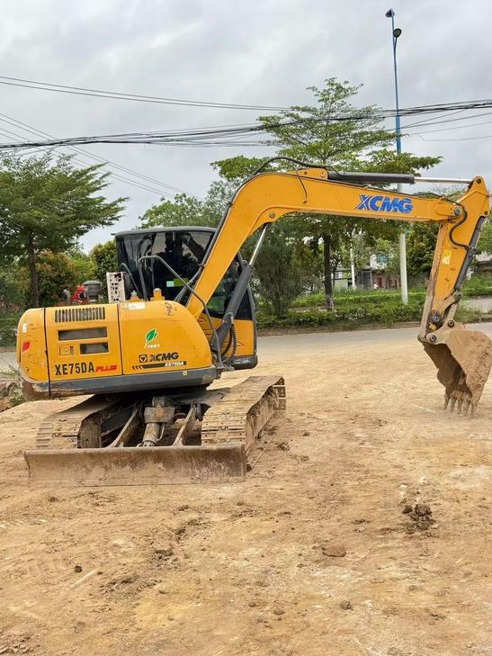 Buy XCMG XE75DA PLUS Used Excavator / 1