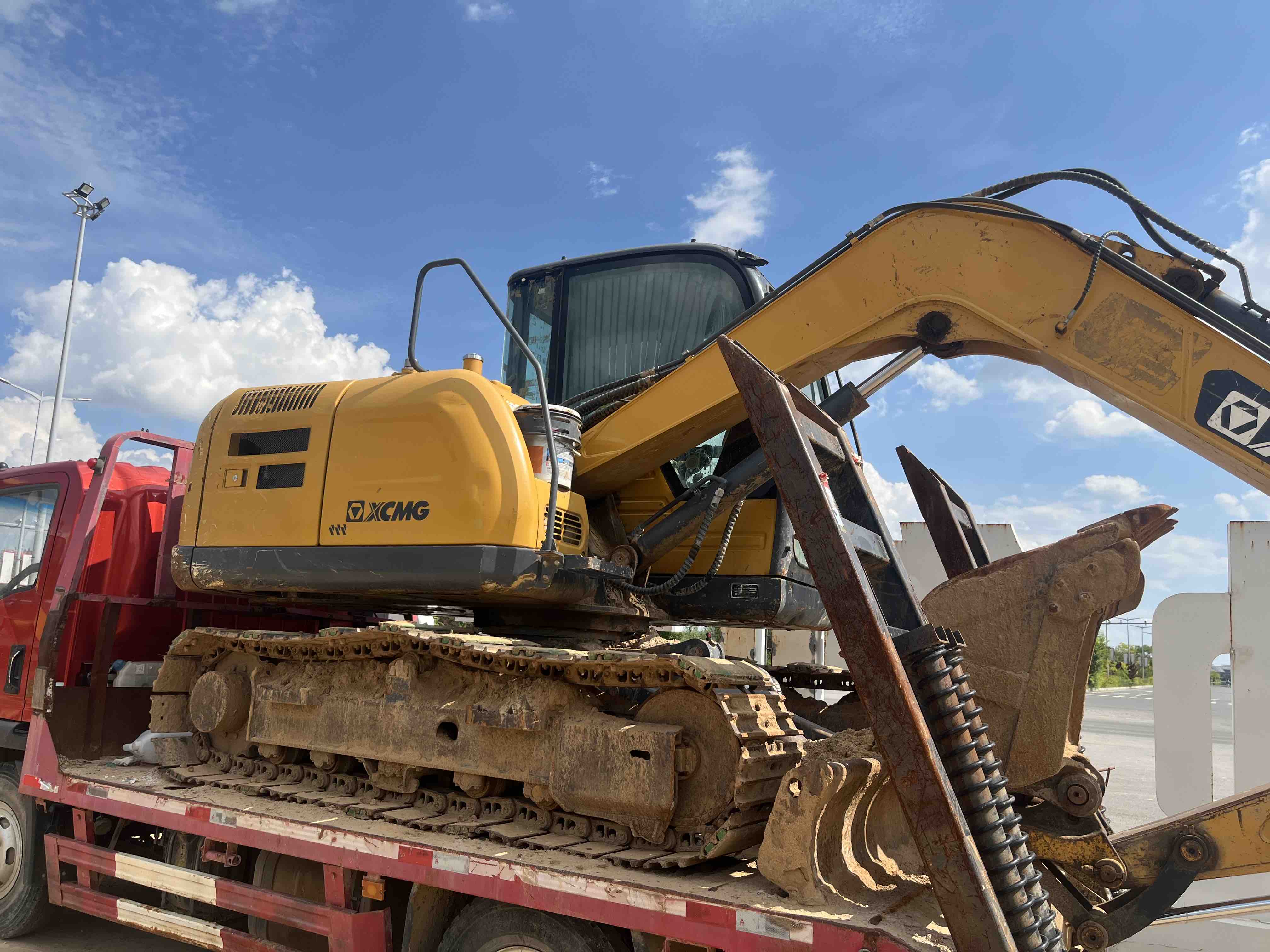 Buy XCMG XE75DA PLUS Used Excavator / 2