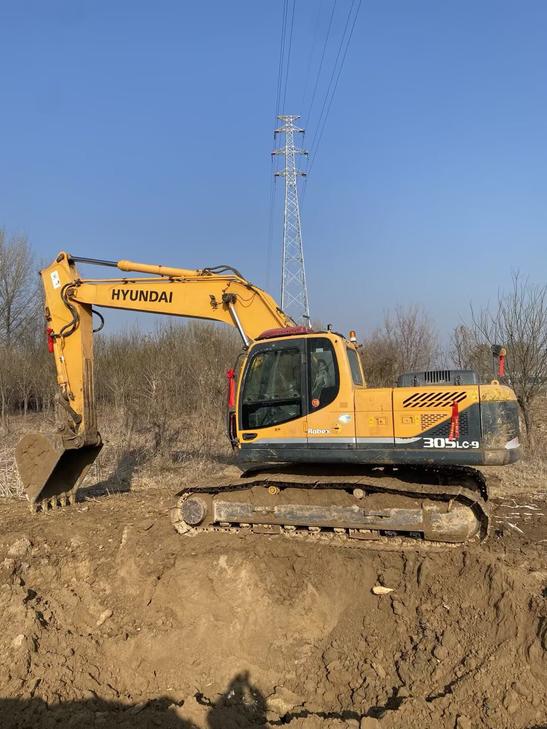 Buy Hyundai 305LC-9T Used Excavator / 1