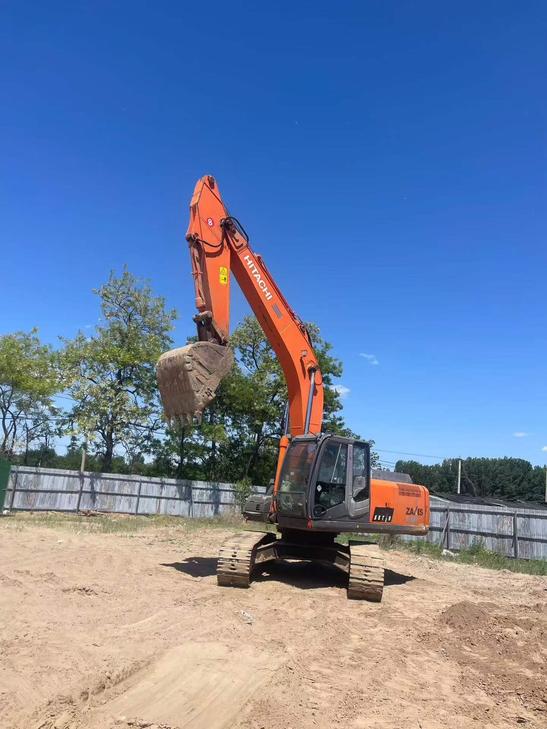 Buy Hitachi ZX240-3G Used Excavator / 1