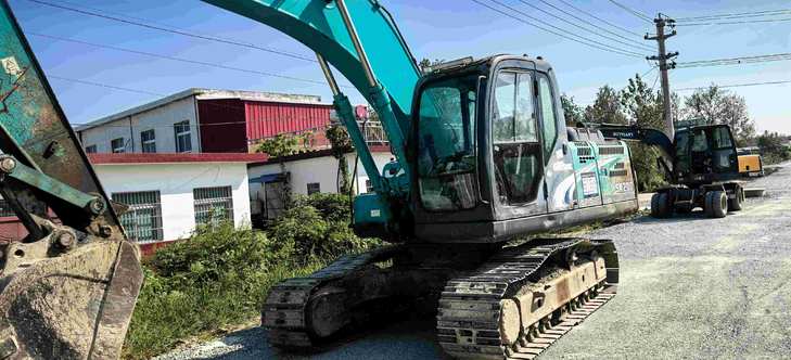 Buy Kobelco 200-8 Used Excavator / 1