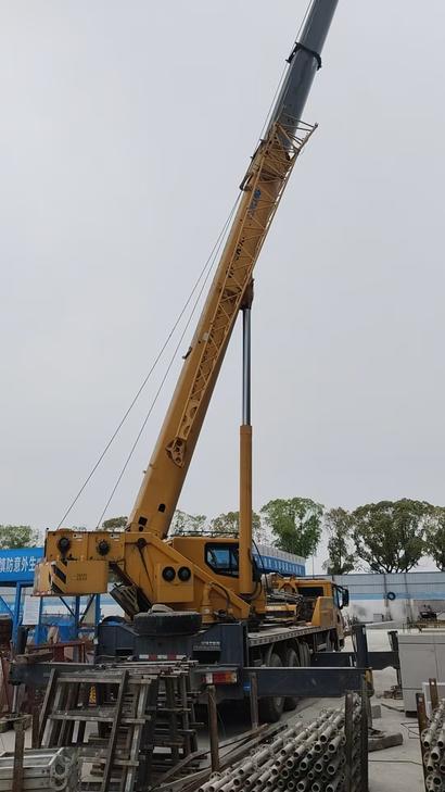 Buy XCMG QY25KC Used Crane / 1