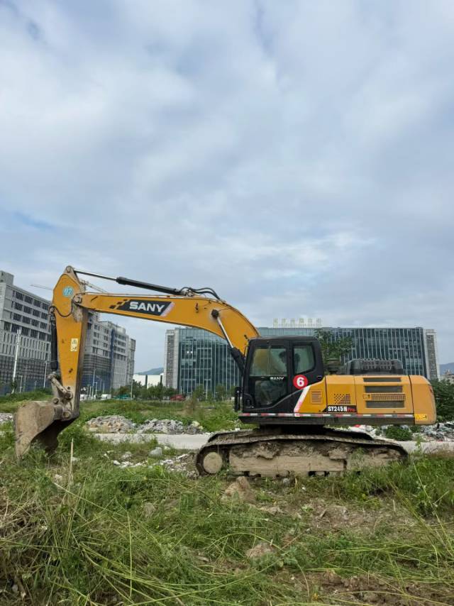 Buy Sany SY245H Used Excavator / 2