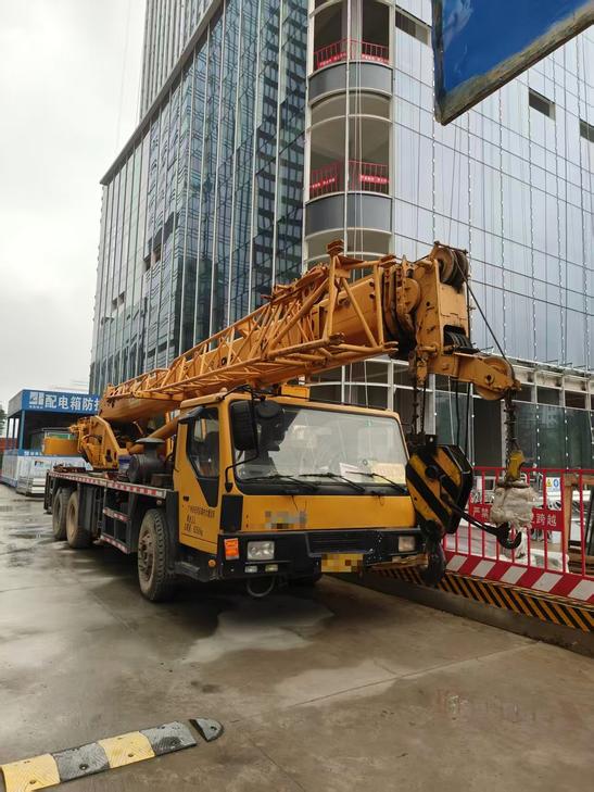 Buy XCMG QY20G Used Crane / 1