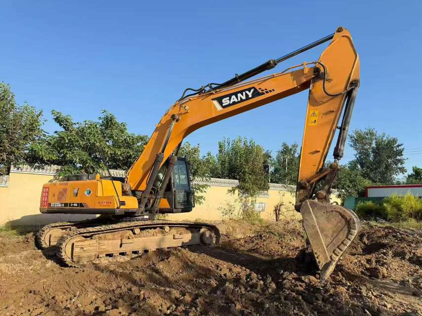 Buy Sany SY235C Used Excavator / 2