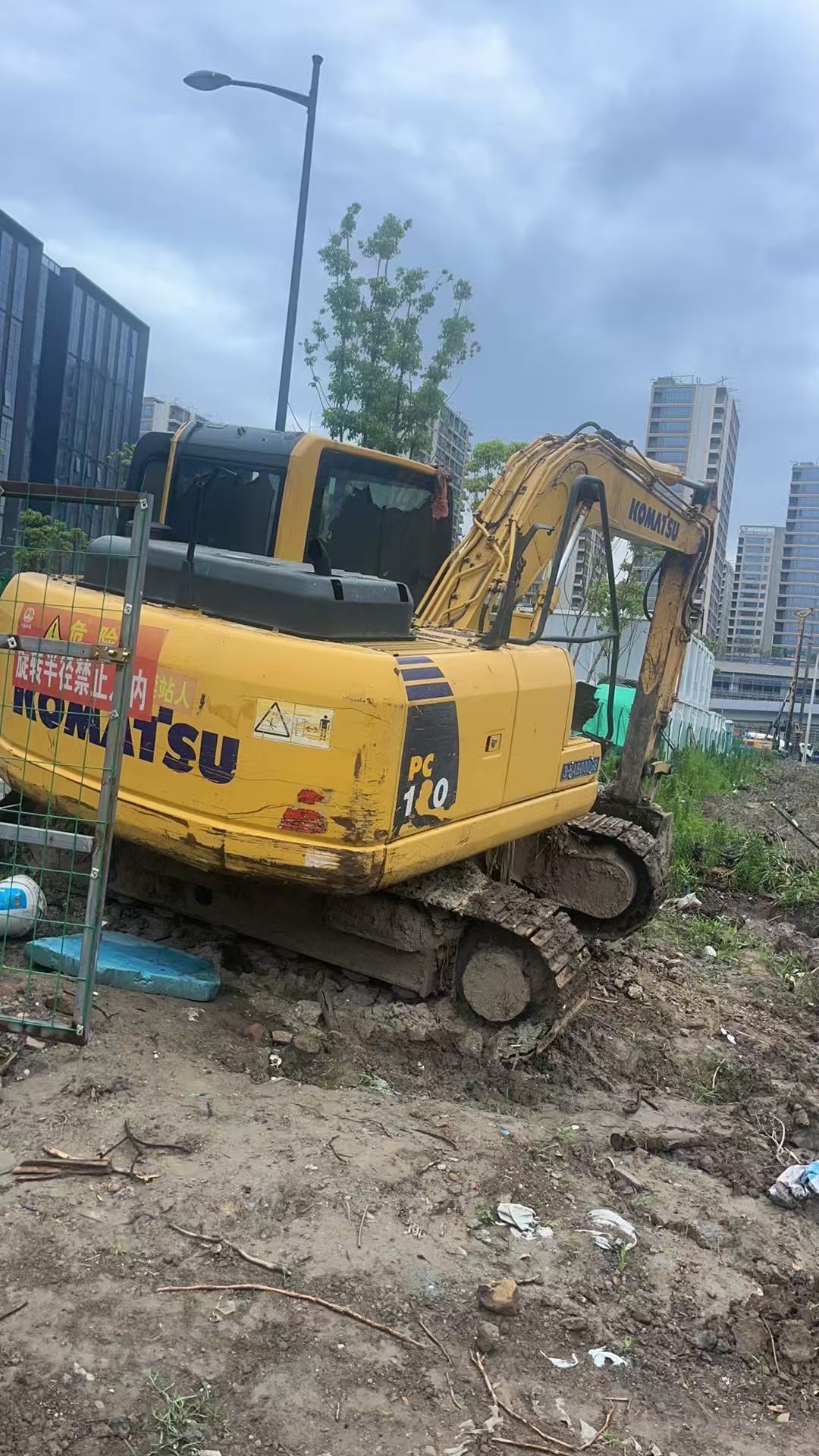 Buy Komatsu PC110-7 Used Excavator / 3