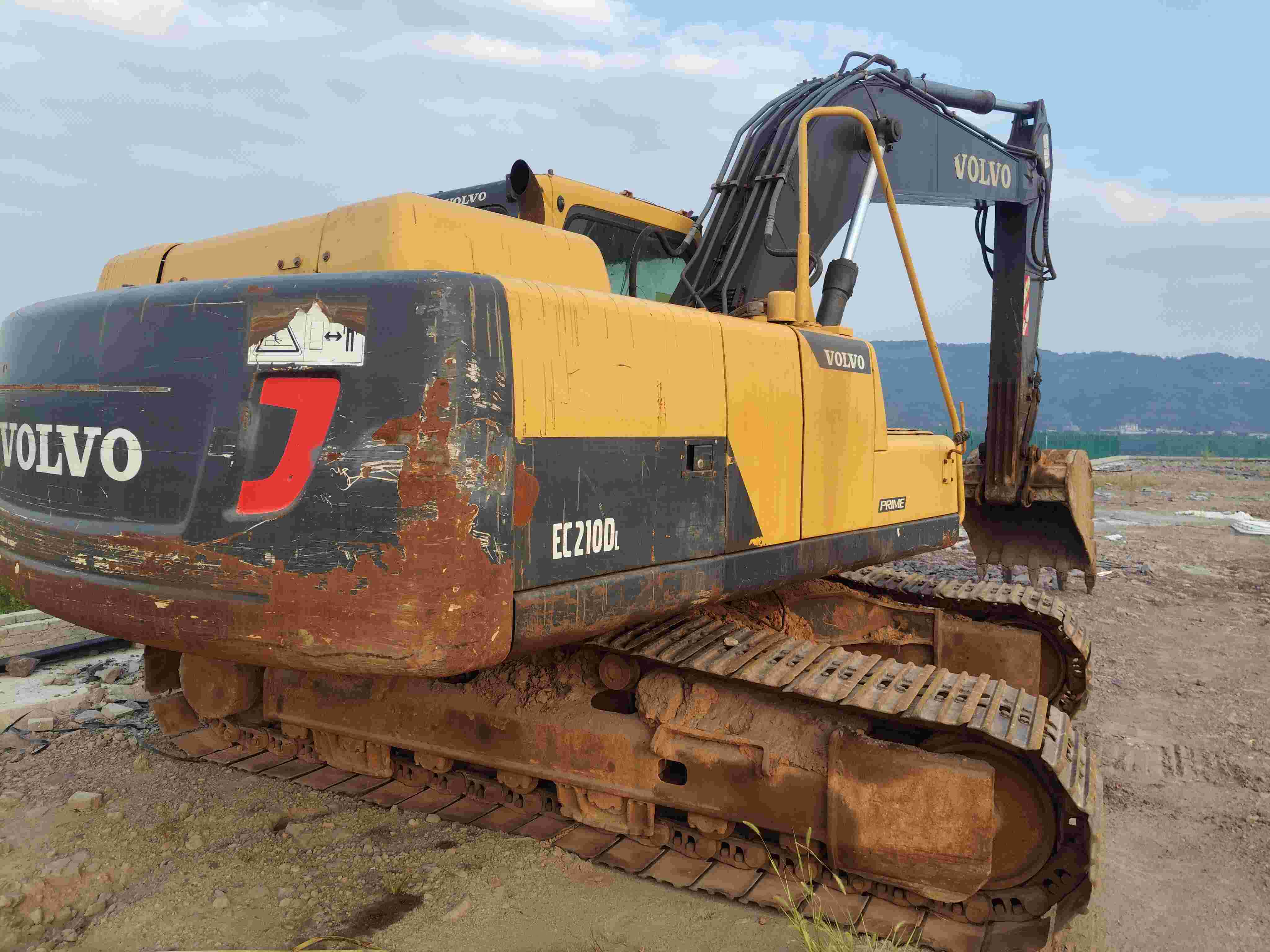 Buy Volvo 210D Used Excavator / 5