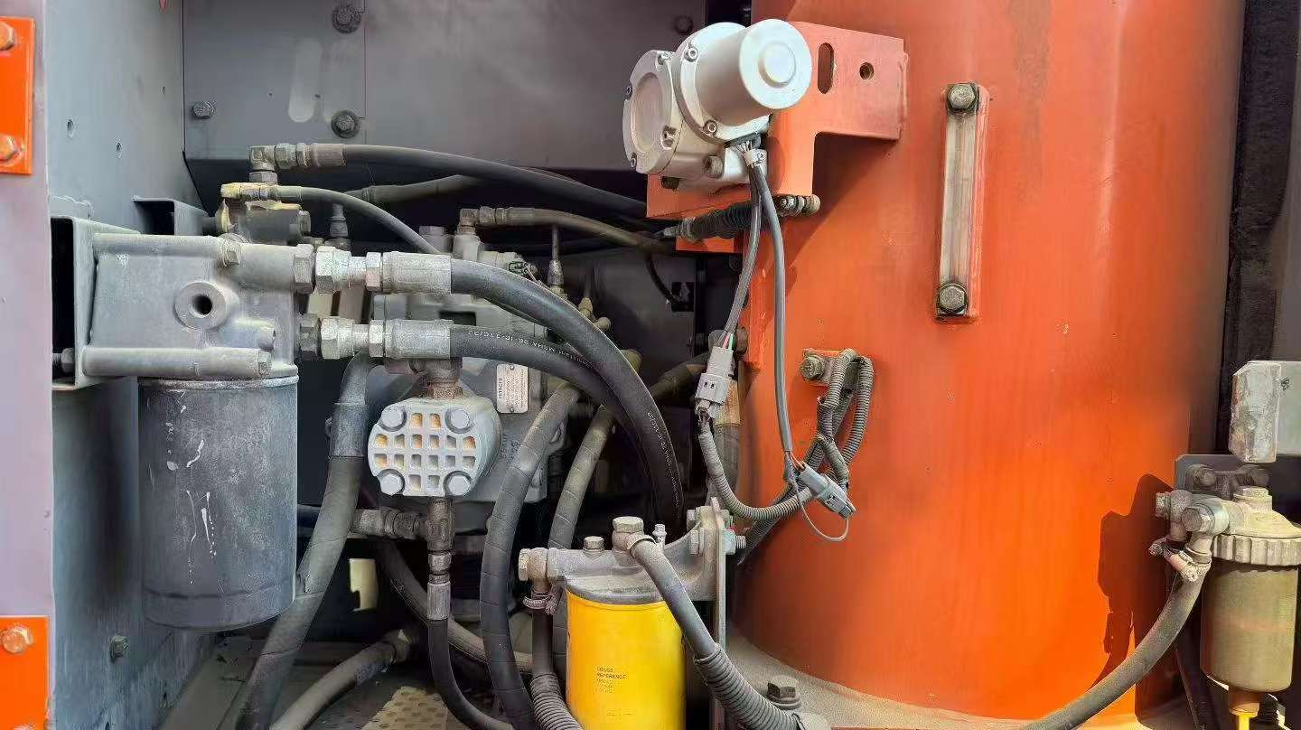 Buy Hitachi EX130 Used Excavator / 9