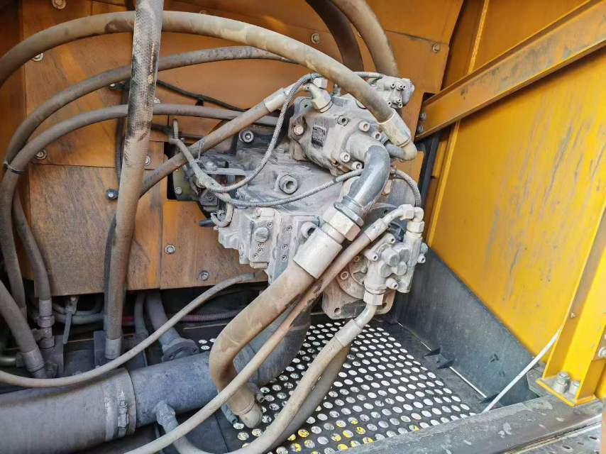 Buy XCMG XE650GK Used Excavator / 8